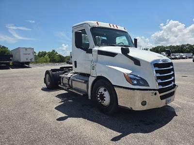 Freightliner Cascadia 126 Single Axle Day Cab Truck - 435HP, 12 Speed Automatic