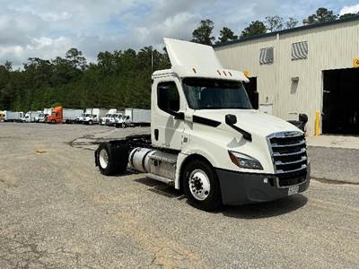 Freightliner Cascadia 126 Single Axle Day Cab Truck - 410HP, 12 Speed Automatic