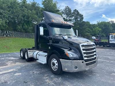 Freightliner Cascadia 126 Day Cab Truck - 475HP, 12 Speed Automatic