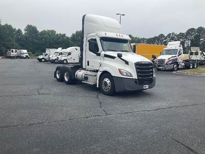 Freightliner Cascadia 126 Day Cab Truck - 455HP, 12 Speed Automatic