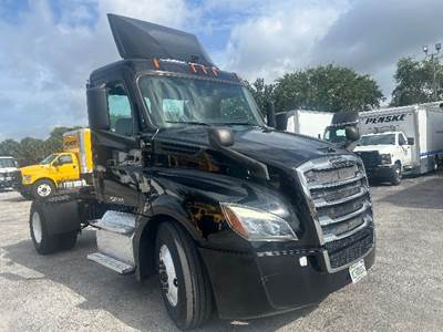 Freightliner Cascadia 126 Single Axle Day Cab Truck - 410HP, 12 Speed Automatic