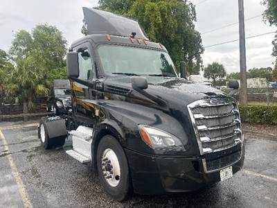 Freightliner Cascadia 126 Single Axle Day Cab Truck - 410HP, 12 Speed Automatic