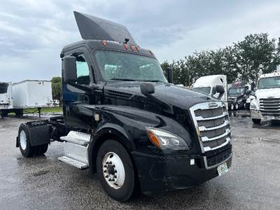 Freightliner Cascadia 126 Single Axle Day Cab Truck - 410HP, 12 Speed Automatic