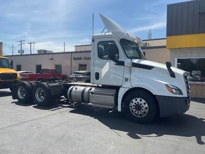 Freightliner Cascadia 126 Day Cab Truck - 450HP, 10 Speed Manual