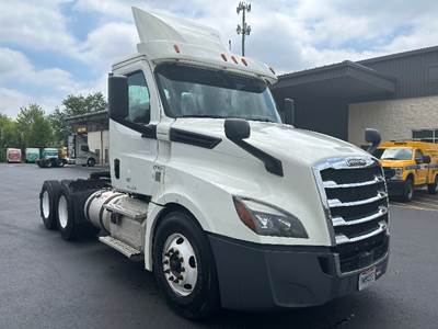 Freightliner Cascadia 126 Day Cab Truck - 435HP, 12 Speed Automatic
