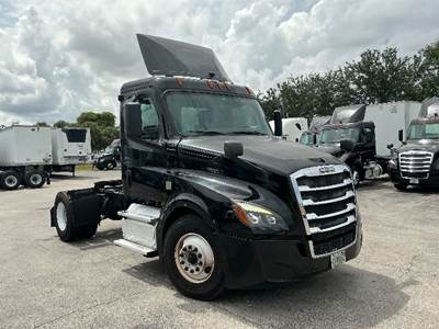 Freightliner Cascadia 126 Single Axle Day Cab Truck - 410HP, 12 Speed Automatic