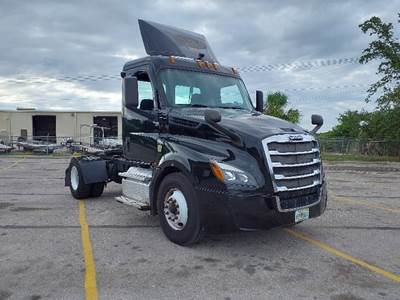 Freightliner Cascadia 126 Single Axle Day Cab Truck - 410HP, 12 Speed Automatic