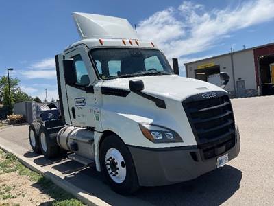 Freightliner Cascadia 126 Day Cab Truck - 455HP, 12 Speed Automatic