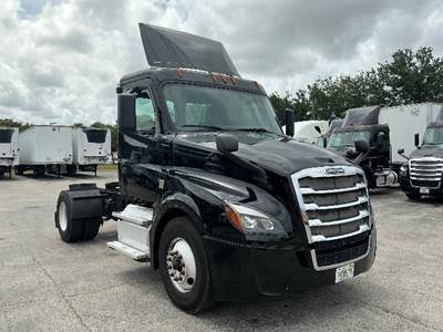 Freightliner Cascadia 126 Single Axle Day Cab Truck - 410HP, 12 Speed Automatic