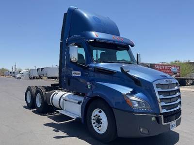 Freightliner Cascadia 126 Day Cab Truck - 455HP, 12 Speed Automatic