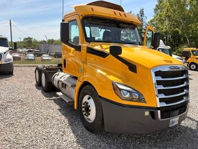 Freightliner Cascadia 126 Day Cab Truck - 435HP, 12 Speed Automatic