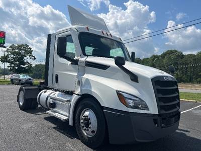 Freightliner Cascadia 126 Single Axle Day Cab Truck - 410HP, 12 Speed Automatic