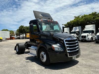 Freightliner Cascadia 126 Single Axle Day Cab Truck - 410HP, 12 Speed Automatic