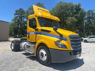 Freightliner Cascadia 126 Single Axle Day Cab Truck - 410HP, 12 Speed Automatic