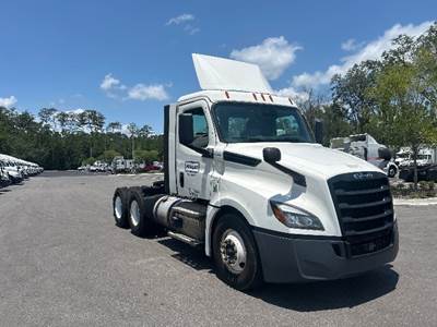 Freightliner Cascadia 126 Day Cab Truck - 435HP, 12 Speed Automatic