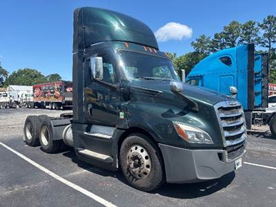 Freightliner Cascadia 126 Day Cab Truck - 435HP, 12 Speed Automatic