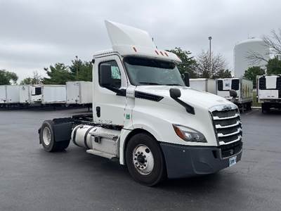 Freightliner Cascadia 126 Single Axle Day Cab Truck - 410HP, 12 Speed Automatic