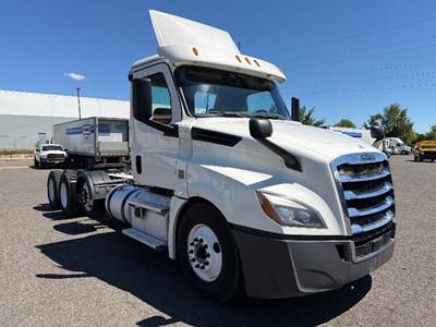 Freightliner Cascadia 126 Day Cab Truck - 450HP, 12 Speed Automatic