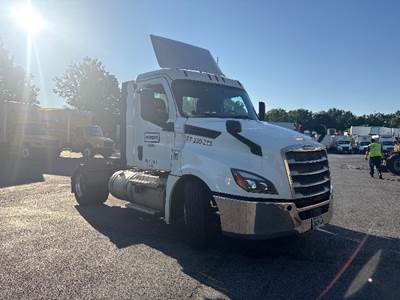 Freightliner Cascadia 126 Single Axle Day Cab Truck - 435HP, 12 Speed Automatic