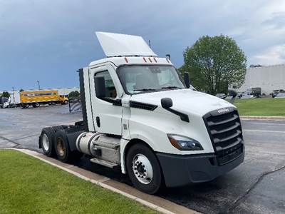 Freightliner Cascadia 126 Day Cab Truck - 435HP, 12 Speed Automatic