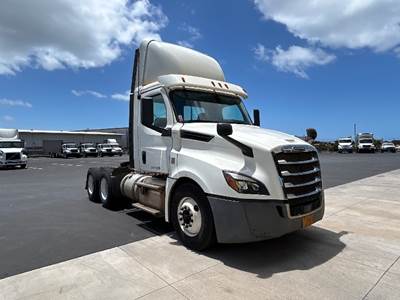 Freightliner Cascadia 126 Day Cab Truck - 435HP, 10 Speed Manual
