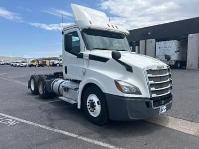 Freightliner Cascadia 126 Day Cab Truck - 435HP, 12 Speed Automatic