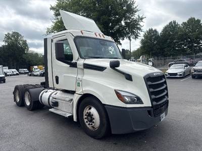 Freightliner Cascadia 126 Day Cab Truck - 455HP, 12 Speed Automatic
