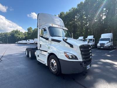 Freightliner Cascadia 126 Day Cab Truck - 435HP, 12 Speed Automatic