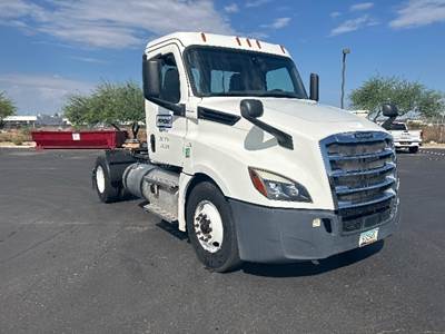 Freightliner Cascadia 126 Single Axle Day Cab Truck - 410HP, 12 Speed Automatic