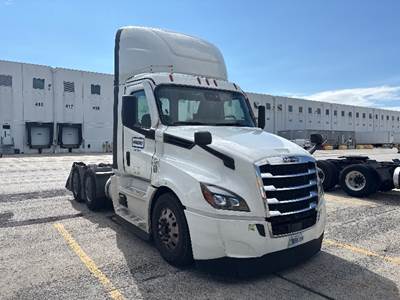 Freightliner Cascadia 126 Day Cab Truck - 450HP, 12 Speed Automatic