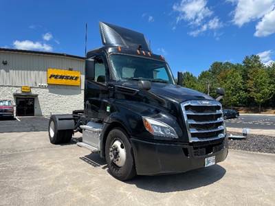 Freightliner Cascadia 126 Single Axle Day Cab Truck - 410HP, 12 Speed Automatic
