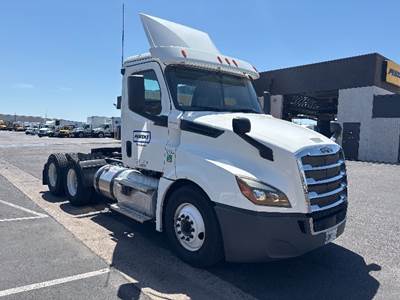 Freightliner Cascadia 126 Day Cab Truck - Cummins 400HP, 13 Speed Automatic