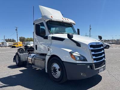 Freightliner Cascadia 126 Single Axle Day Cab Truck - 410HP, 12 Speed Automatic
