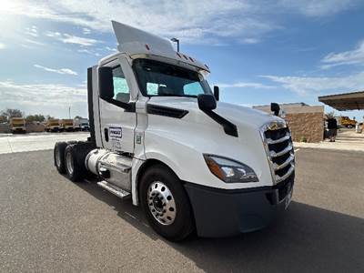 Freightliner Cascadia 126 Day Cab Truck - 435HP, 12 Speed Automatic