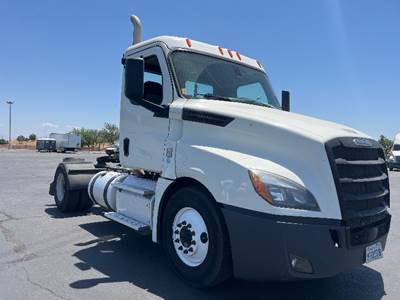 Freightliner Cascadia 126 Single Axle Day Cab Truck - 410HP, 12 Speed Automatic