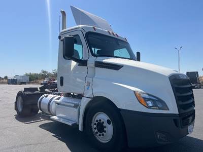 Freightliner Cascadia 126 Single Axle Day Cab Truck - 410HP, 12 Speed Automatic