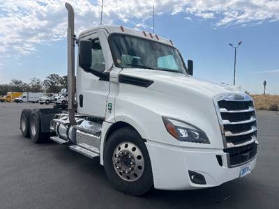 Freightliner Cascadia 126 Day Cab Truck - 475HP, 10 Speed Manual