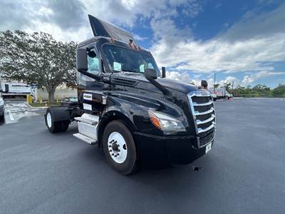 Freightliner Cascadia 126 Single Axle Day Cab Truck - 410HP, 12 Speed Automatic