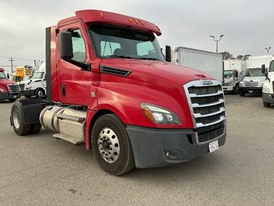 Freightliner Cascadia 126 Single Axle Day Cab Truck - 435HP, 12 Speed Automatic
