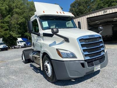Freightliner Cascadia 126 Single Axle Day Cab Truck - 410HP, 12 Speed Automatic