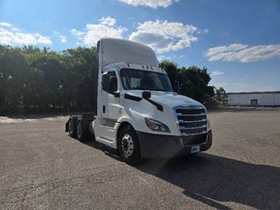 Freightliner Cascadia 126 Day Cab Truck - 455HP, 12 Speed Automatic