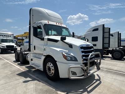 Freightliner Cascadia 126 Day Cab Truck - 455HP, 12 Speed Automatic