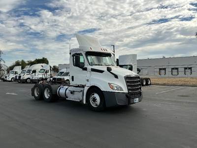 Freightliner Cascadia 126 Day Cab Truck - Cummins 400HP, 13 Speed Automatic