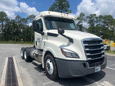 Freightliner Cascadia 126 Day Cab Truck - 435HP, 12 Speed Automatic
