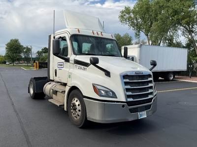 Freightliner Cascadia 126 Single Axle Day Cab Truck - 435HP, 12 Speed Automatic