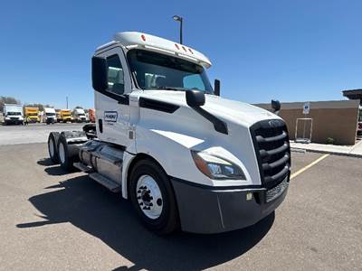 Freightliner Cascadia 126 Day Cab Truck - 450HP, 12 Speed Automatic