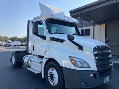 Freightliner Cascadia 126 Single Axle Day Cab Truck - 410HP, 12 Speed Automatic