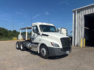 Freightliner Cascadia 126 Day Cab Truck - 505HP, 13 Speed Manual