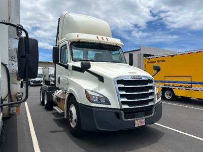Freightliner Cascadia 126 Day Cab Truck - 435HP, 10 Speed Manual