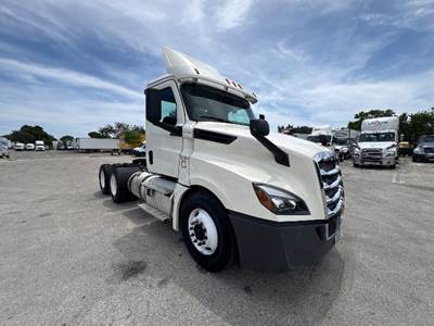 Freightliner Cascadia 126 Day Cab Truck - 435HP, 12 Speed Automatic